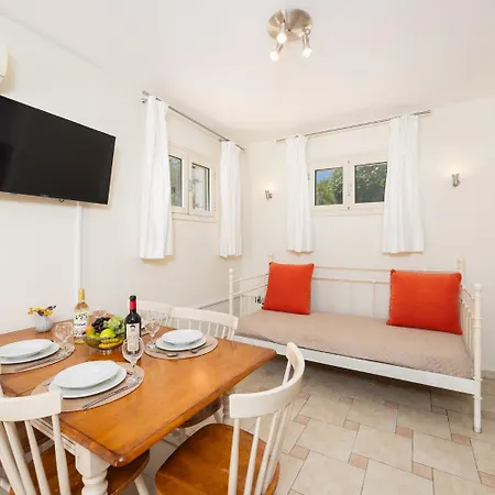 Semeli Villa Katelios